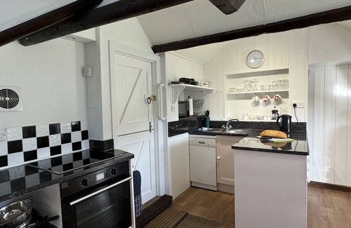Bugford Apartment | Charming Cottage Retreat with Pond & Gourmet Breakfast