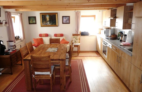 Neuhaus am Inn Cottage | Idyllic Cottage-Style Apartment with Pool and Ocean View