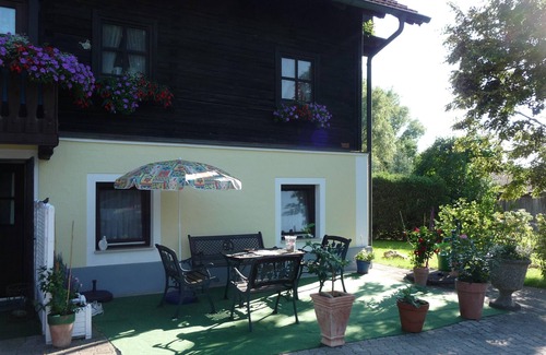 Neuhaus am Inn Cottage | Idyllic Cottage-Style Apartment with Pool and Ocean View