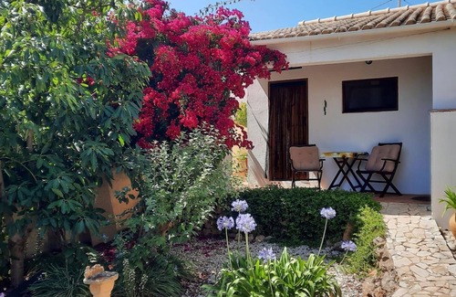 Silves Cottage | Serene Cottage with Plunge Pool & BBQ in Tranquil Countryside