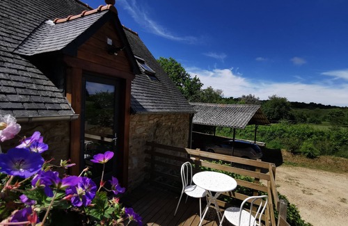 Saint-Quay-Perros House | Inviting Oceanfront Studio Retreat in Perros Guirec