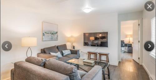 Port Alberni House | Inviting Country Mobile Home on 18-Acre Farm for Families