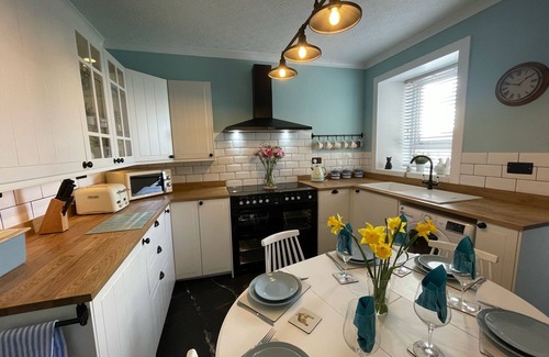 Isle of Lewis Cottage | Inviting Croft Cottage with Ocean Views on Isle of Lewis