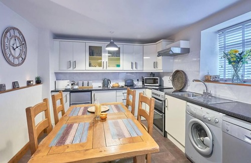 Brough House | Inviting Cumbrian Cottage: Perfect Country Getaway with Pets!