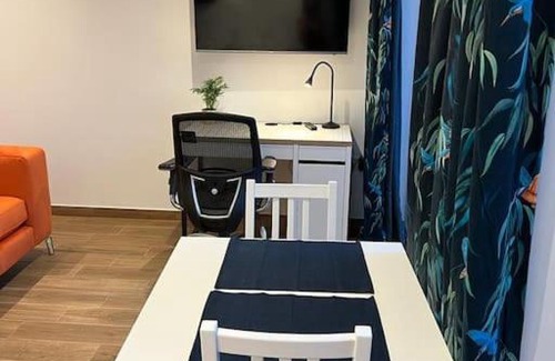 Milton Keynes Apartment | Cozy Detached Annexe with Free Parking - Guest Rated 9.7