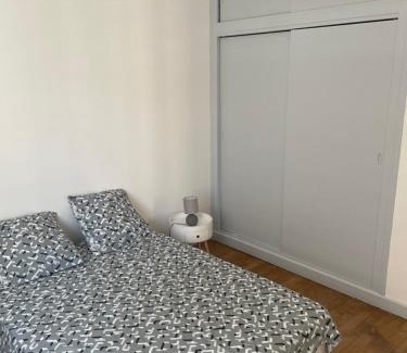 Digoin Apartment | Tranquil & Inviting Retreat in the Heart of the City