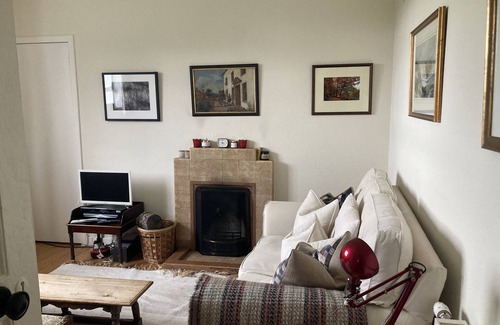 Crieff Cottage | Cozy Cottage Retreat with Ocean View and Pool Access