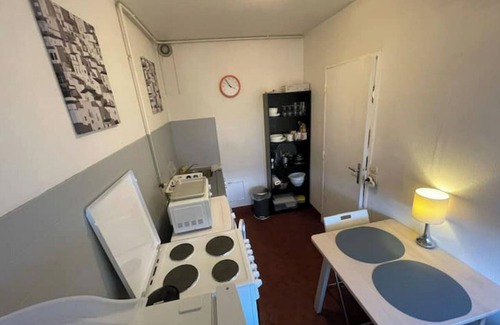 Plantieres Queuleu Apartment | Inviting F1 Apartment with Free Parking & Family-Friendly Amenities