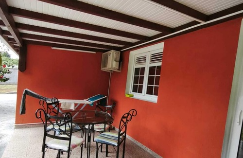 Tartane House | Guest Rated 10/10: Cozy 2-Room Rental in La Trinité
