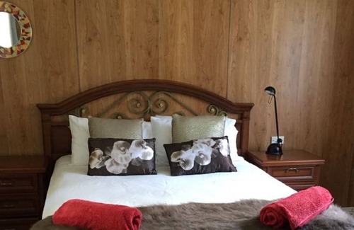 Channybearup Cabin | Cosy farm stay cabin. Centrally located to Pemberton & other tourist attractions