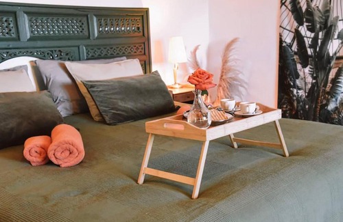 Sao Clemente House | Charming 4-Star Farmhouse Quinta da Eira with Pool & Pets