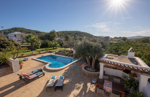 Sant Carles de Peralta Villa | Inviting Finca with Pool and Sports Facilities - Can Gat Ibiza