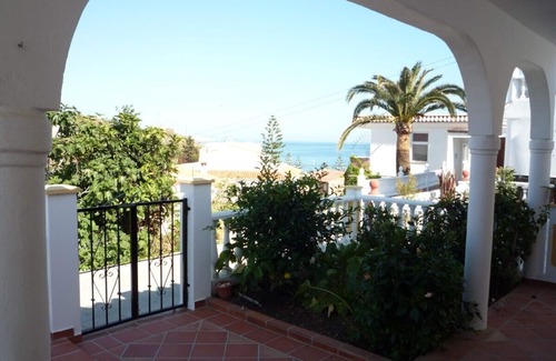 Rio Velez House | Inviting Sea-View Flat for Relaxation and Enjoyment