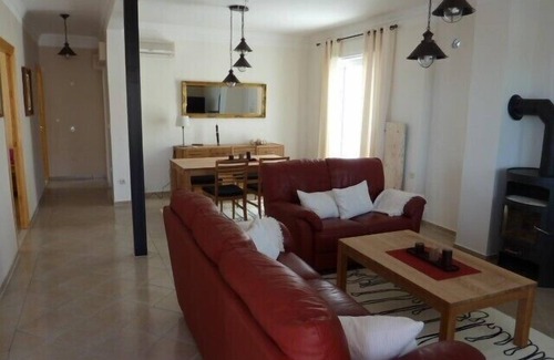 Rio Velez House | Inviting Sea-View Flat for Relaxation and Enjoyment