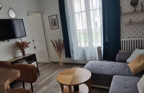 Colombes Apartment | Charming Flat in Colombes with Spa and Breakfast Near Paris