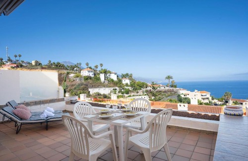 La Quinta Apartment | Inviting Flat with Sea Views and Pool in Santa Ursula