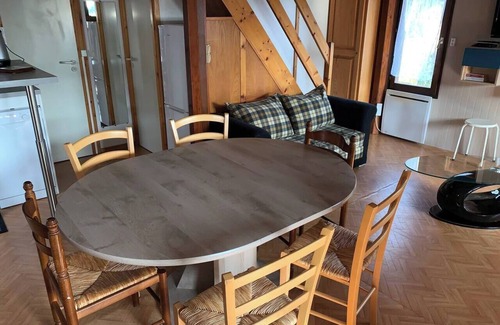 Merville-Franceville-Plage Ski Chalet | Oceanfront Chalet: 10/10 Rated, Steps from the Sea