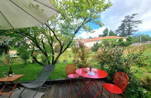 Saint-Galmier House | Cozy Gîte in Saint-Galmier with Garden and Family-Friendly Amenities
