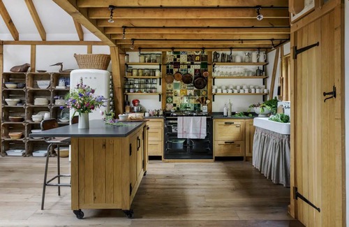 Forest Row House | Cozy Barn Retreat in Ashdown Forest, Ideal for Families
