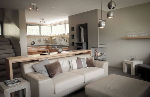 Grombuhl House | Inviting Guest House at Weingut am Stein with Vineyard Views