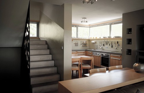 Grombuhl House | Inviting Guest House at Weingut am Stein with Vineyard Views