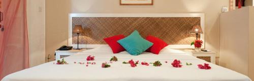 Pointe aux Canonniers Hotel | Cozy Guest House Sous le Badamier with Oceanfront Relaxation