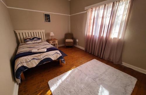 Blue Crane Route House | Charming Guesthouse in Cookhouse - Family & Pet Friendly