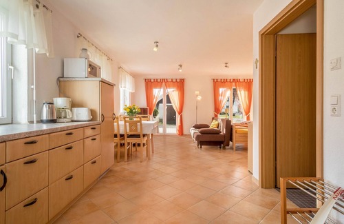 Goppertsweiler Apartment | Idyllic Farm-Stay Apartment “Lindau” by Lake Constance