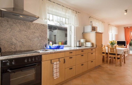 Goppertsweiler Apartment | Idyllic Farm-Stay Apartment “Lindau” by Lake Constance