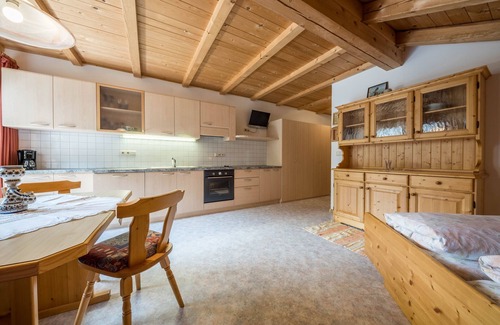 San Leonardo in Passiria Apartment | Comfortable "Haus Hubertus - FeWo 5" with Spa & Wi-Fi