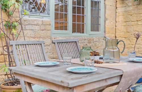 Willersey Cottage | Inviting Rex Cottage: Guest Rated 10/10 in the Cotswolds