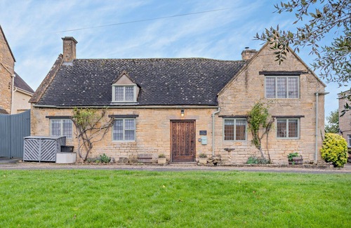 Willersey Cottage | Inviting Rex Cottage: Guest Rated 10/10 in the Cotswolds