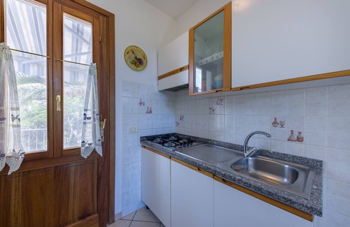 Fetovaia Apartment | Cozy Beachside Retreat with Oceanfront Views - Villino Beatrice