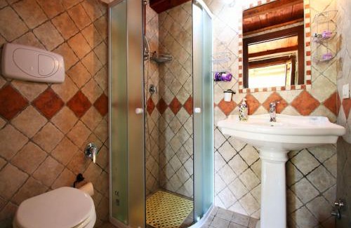 Selci House | Inviting Holiday Home in Selci with Pool for Families