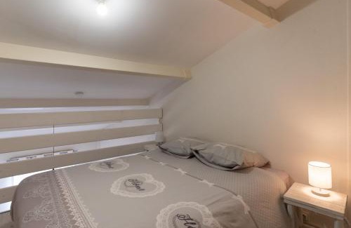Blagnac Apartment | Pet-Friendly COSY Home near Airport - Rated 9.8/10