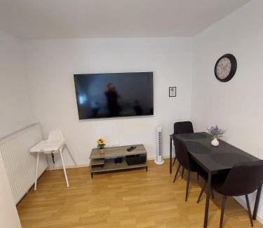 Cergy Apartment | Cosy Home 4 - Spacieux studio avec parking - 30 min Paris