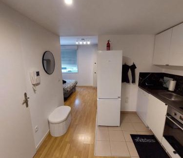 Cergy Apartment | Cosy Home 4 - Spacieux studio avec parking - 30 min Paris