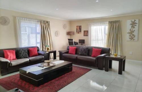 Bluewater Bay House | Charming Retreat in Bluewater Bay - Guest Rated 9.8/10