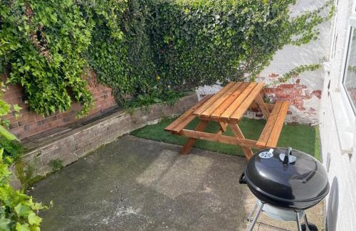 Beverley House | Charming Beverley Town Home with Parking & Family-Friendly Perks