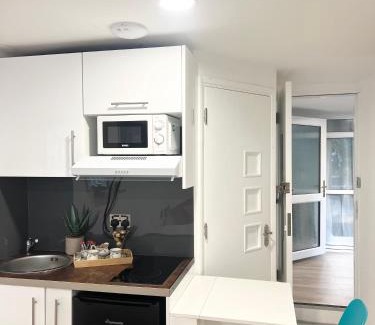 Waddon House | Cosy Home STUDIO