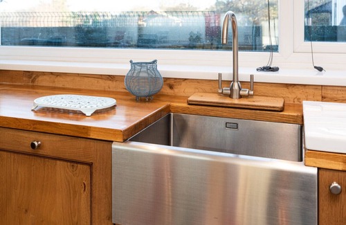 Penarth House | Pet Friendly Haven at Port View House - Top Rated Stay
