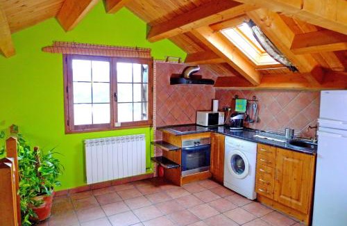 Belsierre House | Cozy 2-Bedroom House with Balcony & Wifi in Belsierre