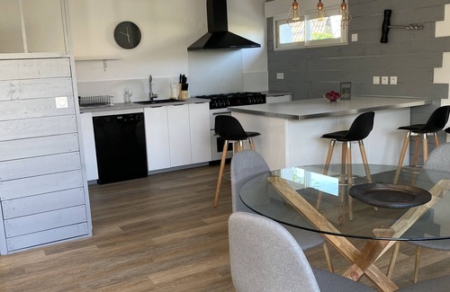La Teste-de-Buch House | Relaxing Retreat Near Beaches with Private Pool & Family Friendly