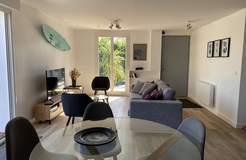 La Teste-de-Buch House | Relaxing Retreat Near Beaches with Private Pool & Family Friendly