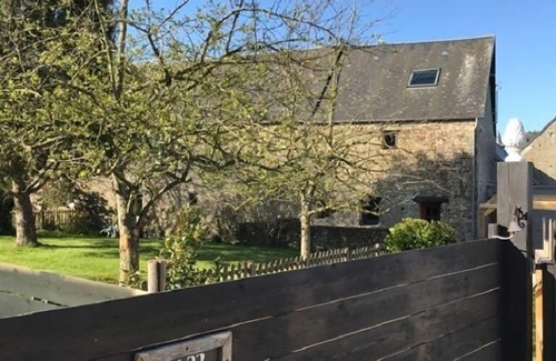 Dragey-Ronthon Cottage | Charming Country Stone House with Ocean View & Spa
