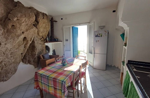 Furore Villa | Cozy Seaview Retreat with Pool, Spa & Pet-Friendly Amenities