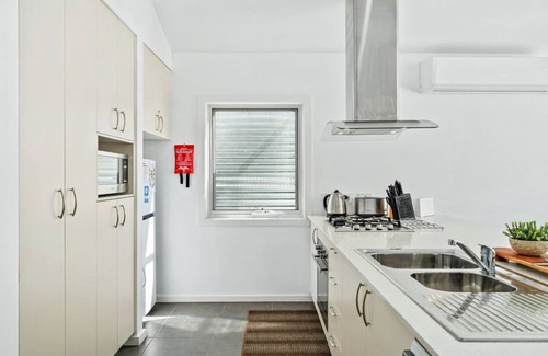 Cudmirrah Apartment | Cosy in Cudmirrah, TOP NOTCH