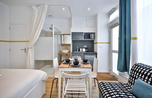 Parc-de-Montsouris Apartment | Cozy Independent Studio near Train Station & Garden
