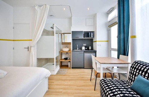 Parc-de-Montsouris Apartment | Cozy Independent Studio near Train Station & Garden