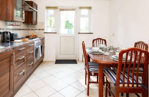 Hanwell House | Cozy Single Room in a 5-Bedroom House @ Hanwell